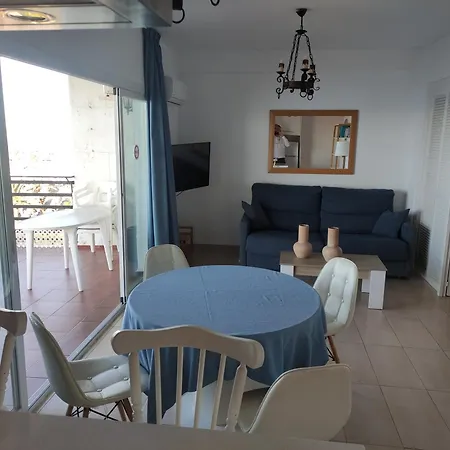 In First Line Apto 4-6 * Marbella